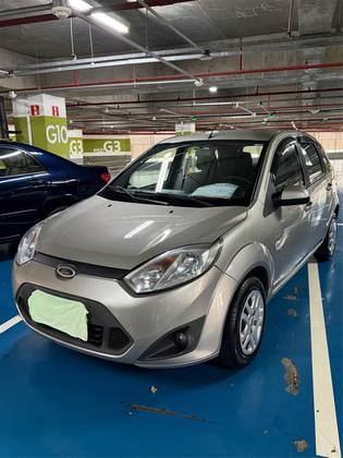FORD FIESTA 1.0 ROCAM SE 8V FLEX 4P MANUAL FORD FIESTA 1.0 ROCAM SE 8V FLEX 4P MANUAL